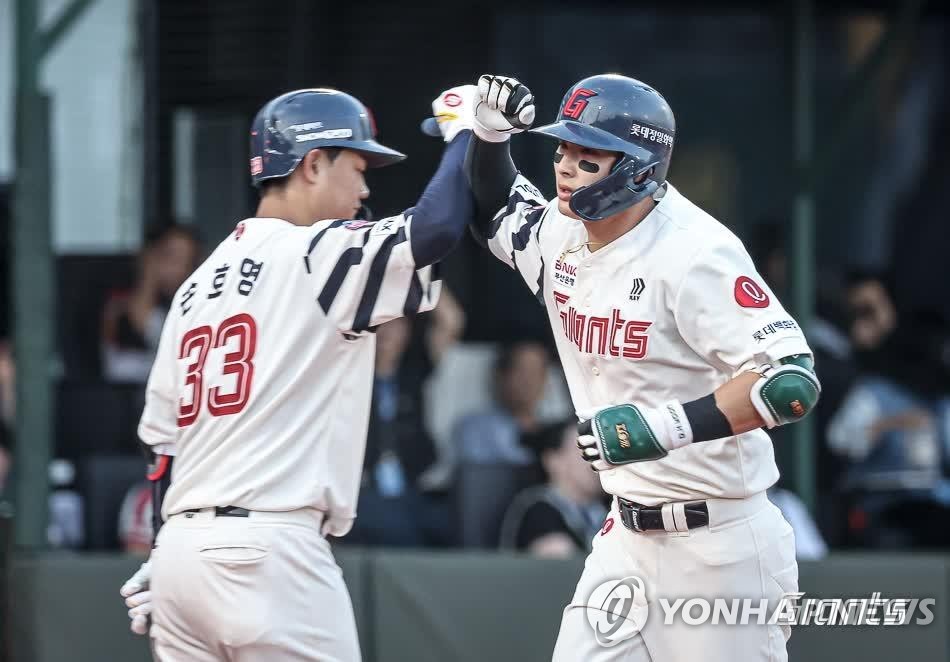 프로야구 롯데, 연봉 협상 완료…윤동희와 2억원에 도장