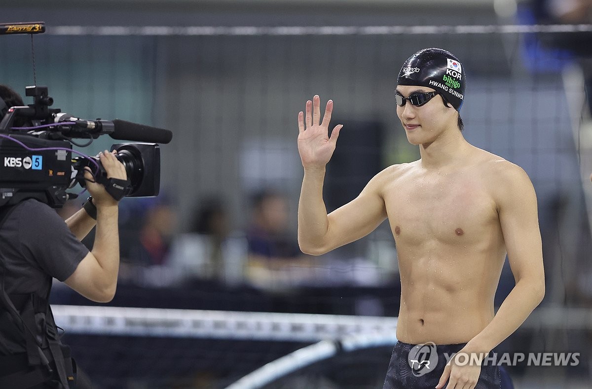 [전국체전] 황선우, 혼계영 400ｍ도 금메달…5관왕으로 대회 마무리