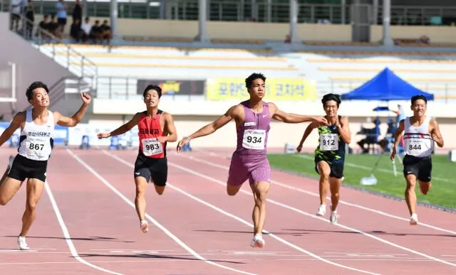 나마디 조엘진, 남고 100m 신기록…‘10초30’ 폭풍 질주